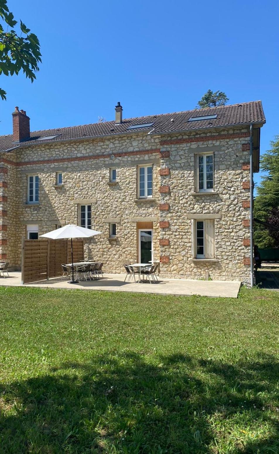 Manoir En Pierre Chartres Hotel Bagian luar foto