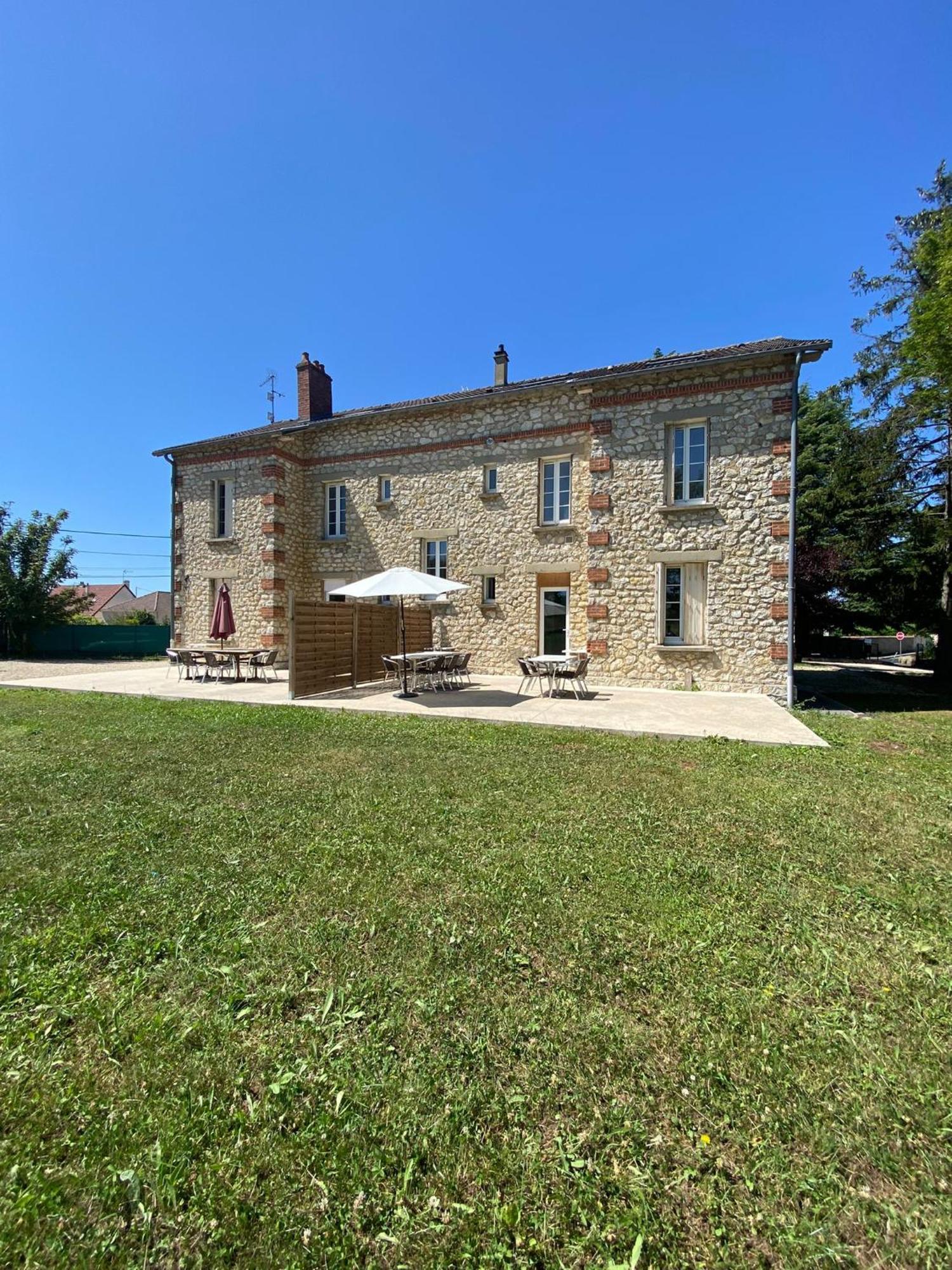 Manoir En Pierre Chartres Hotel Bagian luar foto